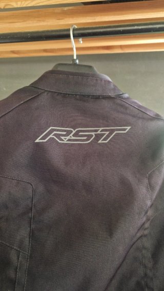 Chaqueta Moto RST Negra varios talles