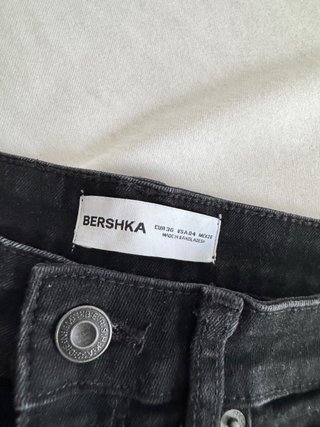 Shorts vaqueros negros Bershka