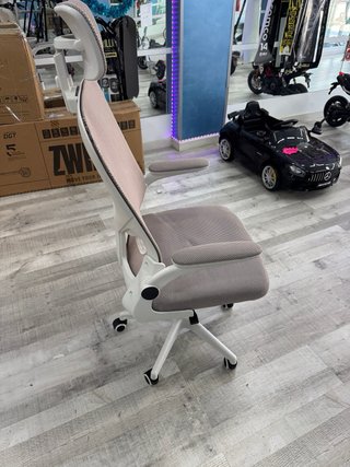 Sedia da ufficio ergonomica beige