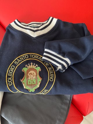 Uniforme Colegio Santo Tomás de Aquino
