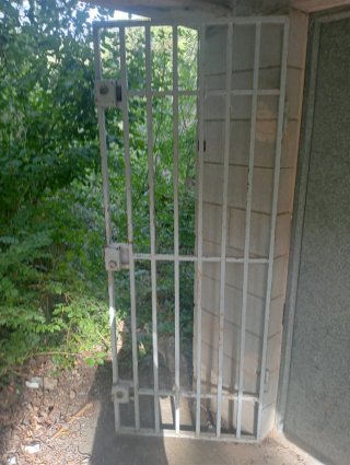 Reja de hierro para puerta