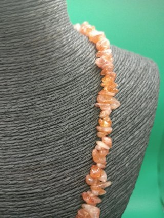 Collar Piedra Sol Natural Chips Oro Naranja