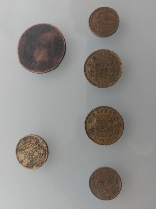 Lote monedas antiguas: 4 pesetas y 1 céntimo