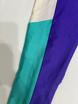 Pantaloni colorati viola e verde acqua