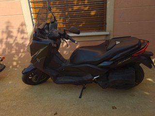 Yamaha XMAX 400 Negra