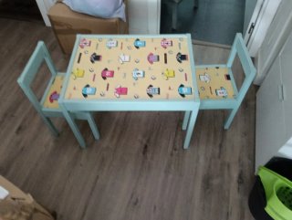 Mesa y sillas infantiles fútbol