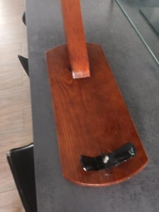 Jamonero de madera