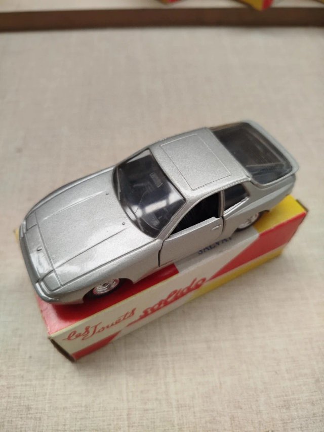 Coche Solido escala 1/43
