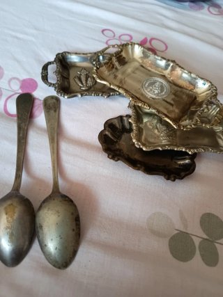 Juego de 2 cucharas y 4 bandejas vintage