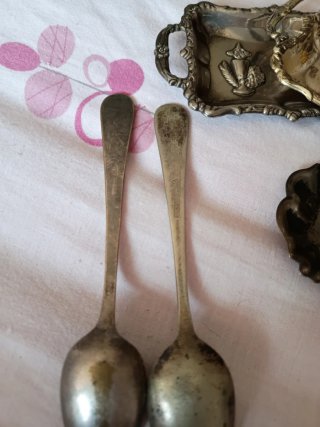 Juego de 2 cucharas y 4 bandejas vintage