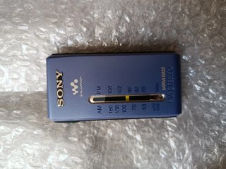 Walkman Sony FM Stereo Mega Bass Azul