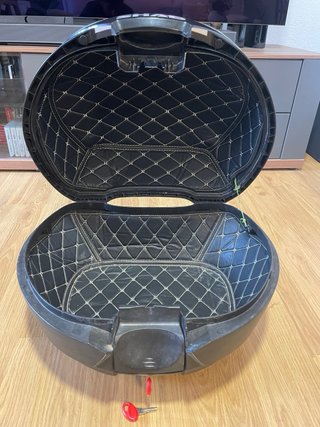Baúl SHAD SH39 Negro con Respaldo