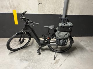 Bicicleta eléctrica con pedaleo asistido
