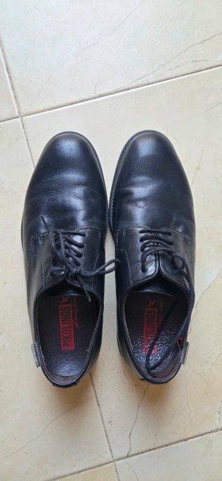 Zapatos de vestir Pikolinos negros