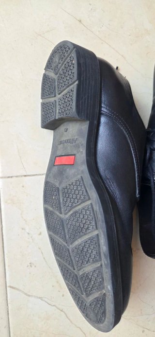 Zapatos de vestir Pikolinos negros