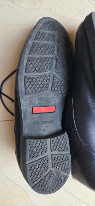 Zapatos de vestir Pikolinos negros