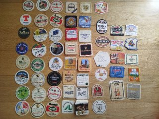 Grande lotto di sottobicchieri da birra antichi