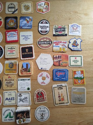Grande lotto di sottobicchieri da birra antichi