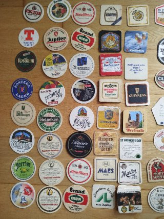 Grande lotto di sottobicchieri da birra antichi