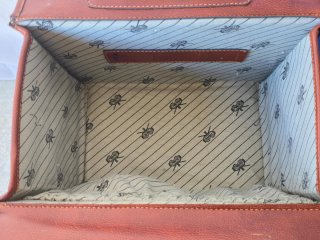 Elegante Beauty Case Rigido Vintage Carraro