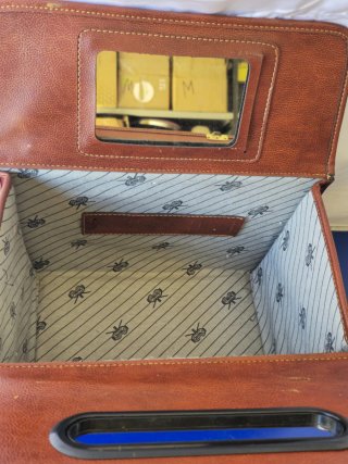 Elegante Beauty Case Rigido Vintage Carraro