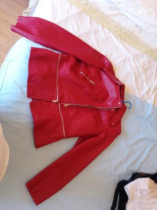 Chaqueta de cuero Roja y azul, otra chaqueta,