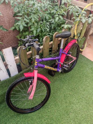 Bicicleta infantil Suntrack morada y rosa
