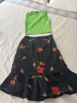 Conjunto Falda y Top Flores Rojas
