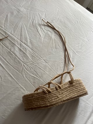 Sandalias cuña esparto beige