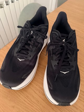 Zapatillas Hoka Clifton 10 Negras y Blancas