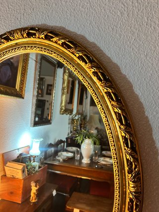 Espejo Ovalado Vintage Dorado tallado elegante