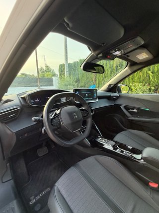 Peugeot e-2008 2023