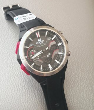 Casio Edifice ECB-2200 Bluetooth Fibra de Carbono.