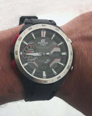Casio Edifice ECB-2200 Bluetooth Fibra de Carbono.
