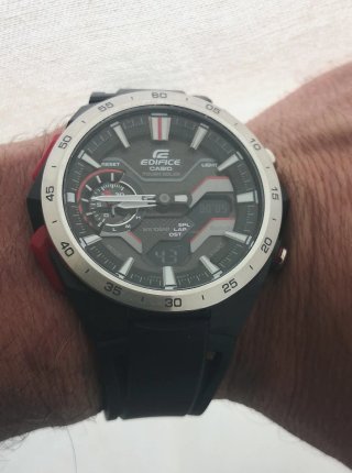Casio Edifice ECB-2200 Bluetooth Fibra de Carbono.