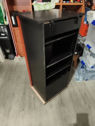 Mueble expositor equipo música