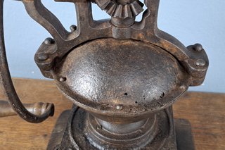 Antiguo molinillo de café, finales del siglo XIX