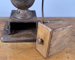 Antiguo molinillo de café, finales del siglo XIX