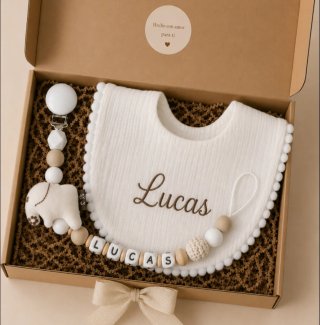 Conjunto regalo bebé: babero y chupetero