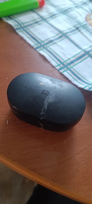 Redmi Auriculares Bluetooth  sólo tiene  tapa rota