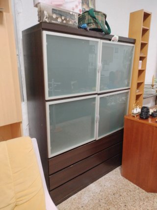 Mueble de salón madera y cristal