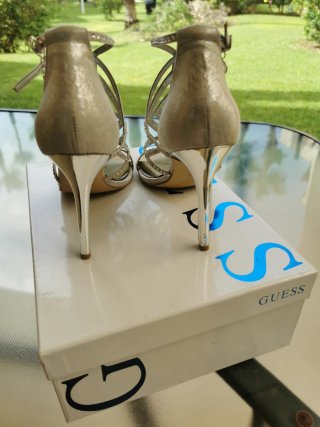 Zapatos de tacón Guess talla 40