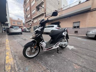 Yamaha Jog RR Moto GP Negra
