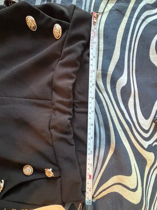 Pantaloni neri gamba larga bottoni oro