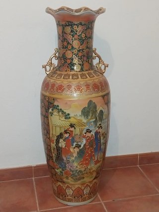 Jarrón de porcelana grande decorado