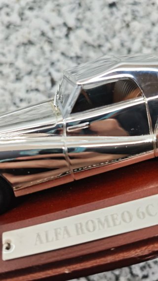 Maqueta Alfa Romeo 6C 2500 SS Plata