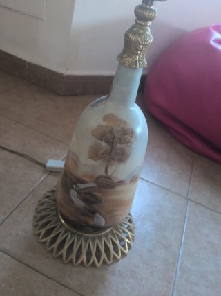 Pie de lámpara decorado