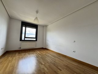 Piso en alquiler en Pº Zorrilla - Cuatro de Marzo en Valladolid