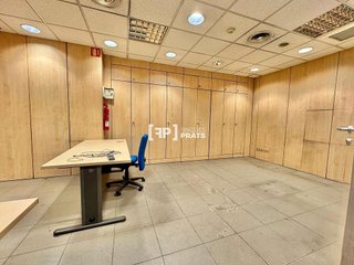 Local comercial en venta en Príncep de Viana - Clot -Xalets Humbert Torres en Lleida