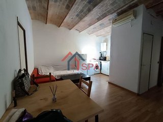 Piso en venta en El Raval en Barcelona